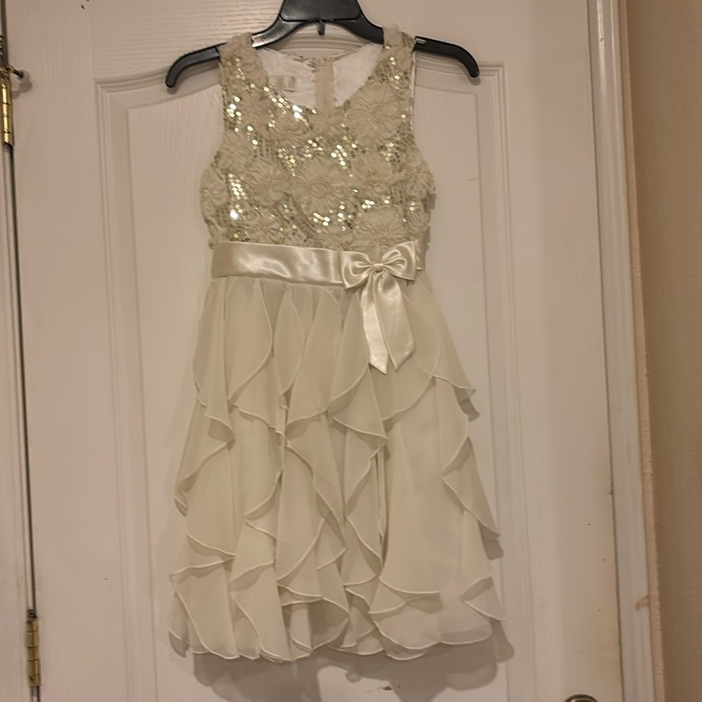 Girls dress - Picture 1 of 2